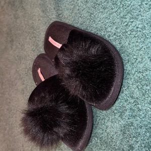 So Comfy!!!! Victoria Secret slippers!!! Worn once!! Tag on the back still!